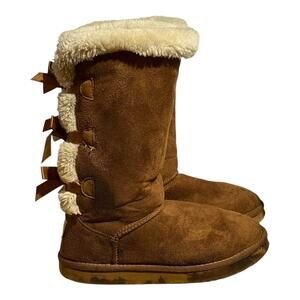 UGG Australia Bailey Bow Pom Pom Tail Suede Boots Women's Size 8 Chestnut